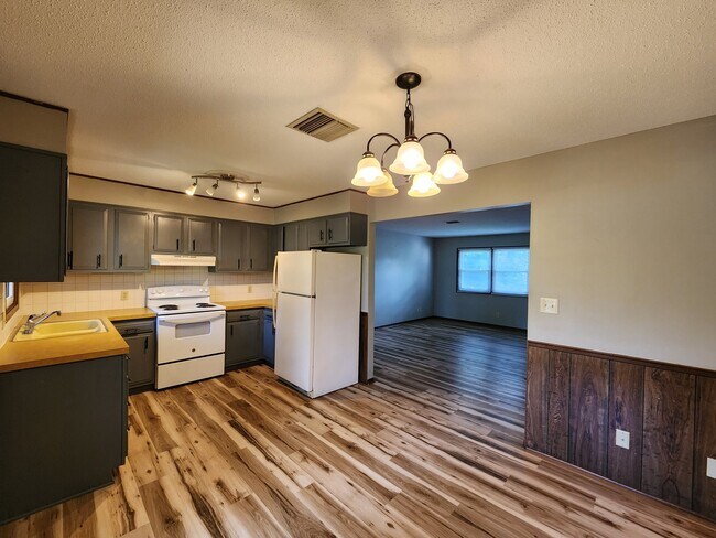 1637 Springhill St Unit 4