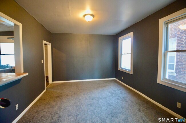 Photo - 308 Willow St