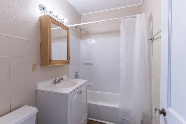 Photo - 2123 Lawndale Ave