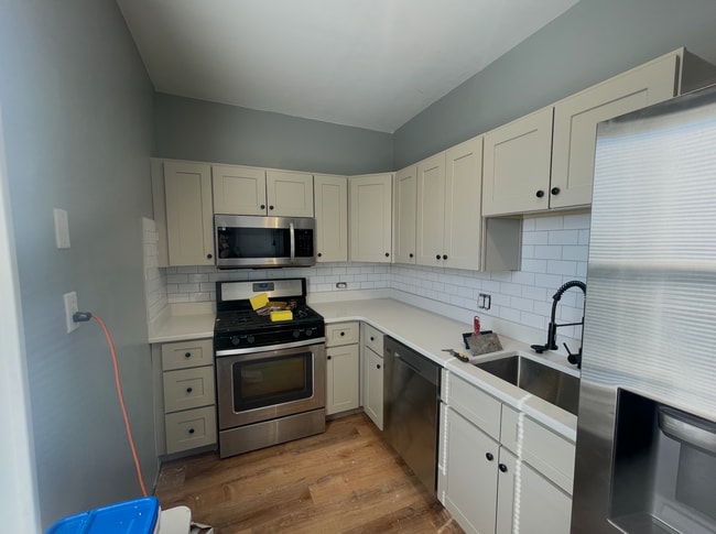 Photo - 4430 Mitchell St