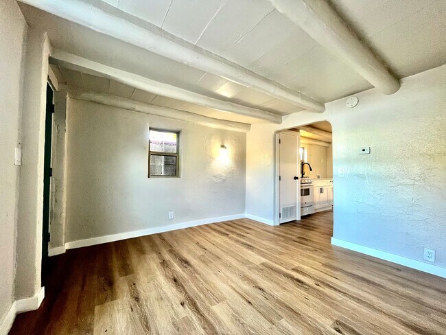 Photo - 422 Towner Ave NW Unidad B