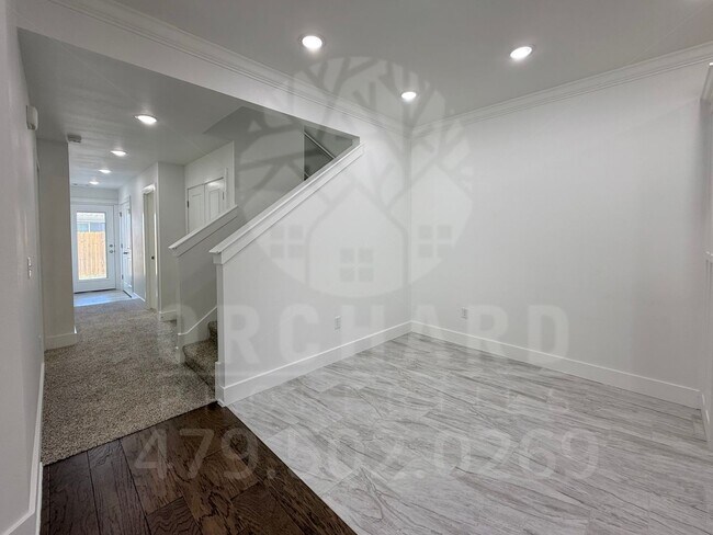 Photo - 2005 E Brookview Dr Unidad A