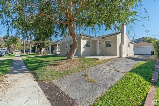 Building Photo - 3054 N Frederic St Rental