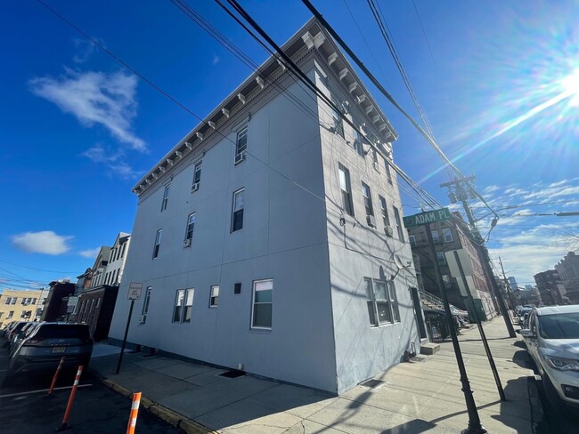 Building Photo - 2500 Adam Pl Unit 120