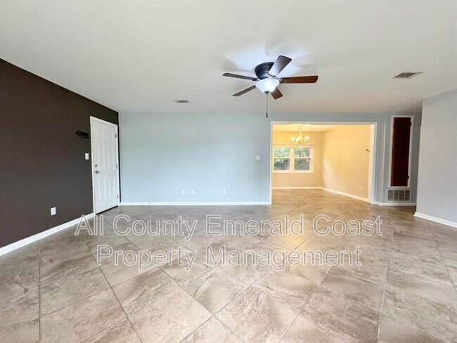 Photo - 506 Trenton St