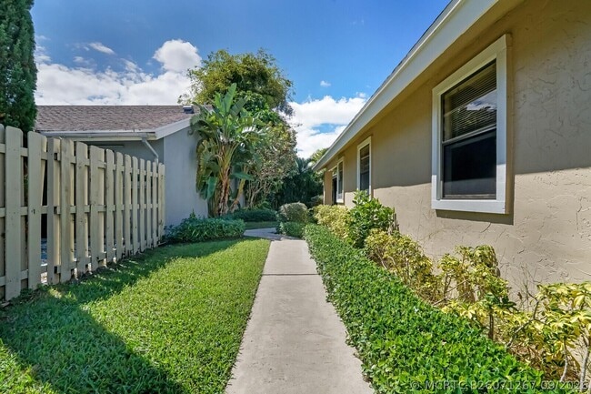 Photo - 1080 NW 19th Terrace