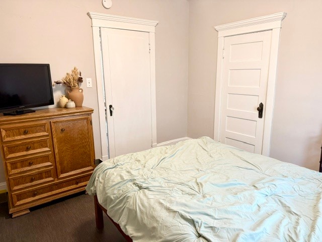 Segundo dormitorio - 819 W Commercial St