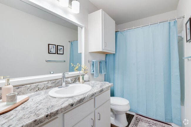 4 BR, 4 BA, 1549 SF