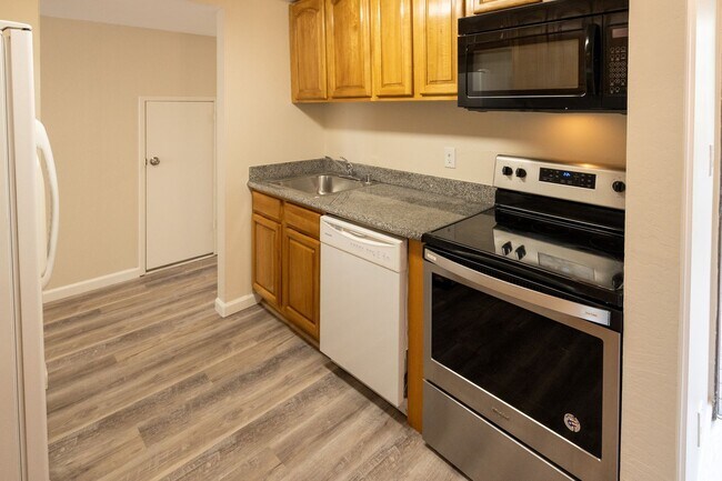 Photo - Spacious 2-Story Townhouse-Style Condo in Central Fremont – Available Now!