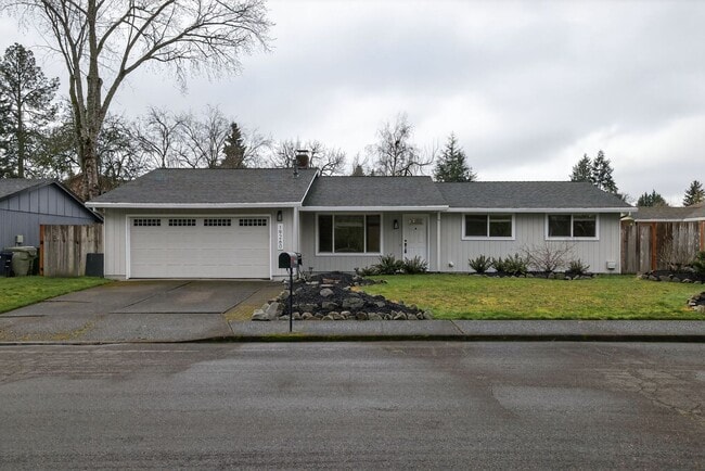 Building Photo - Charming Single-Level Home with Large Fenced Yard – Pets Welcome!