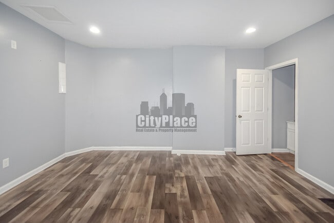 Photo - 544 W 26th St