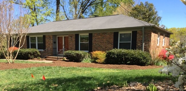 Building Photo - Nice home on Cul-De-Sac in Greensboro NC