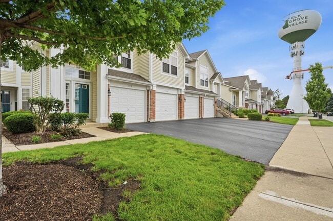Photo - 1117 Hawthorne Ln