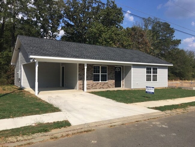 Building Photo - 3/2 House in West Rome $1,295