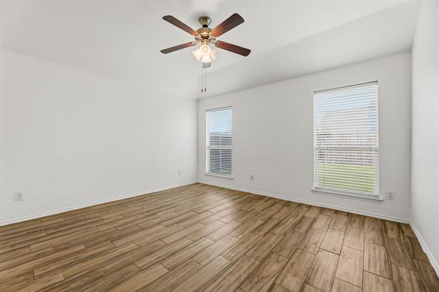 Photo - 1011 Meadow Green Ct