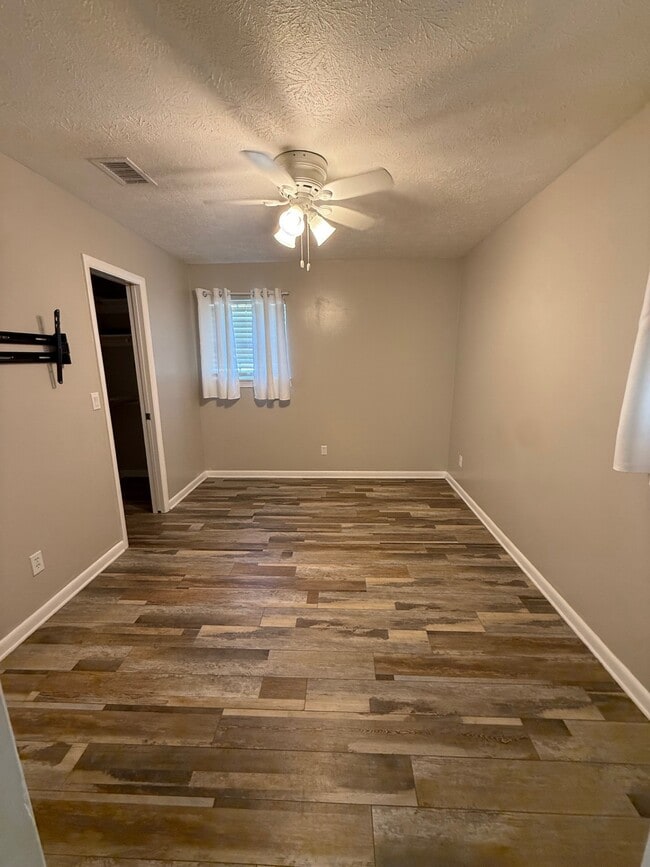 Photo - 10804 Hale Ave