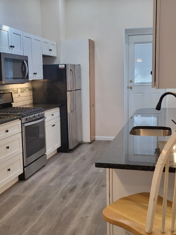 Photo - 240 Plymouth Ave Unidad A 3rd fl