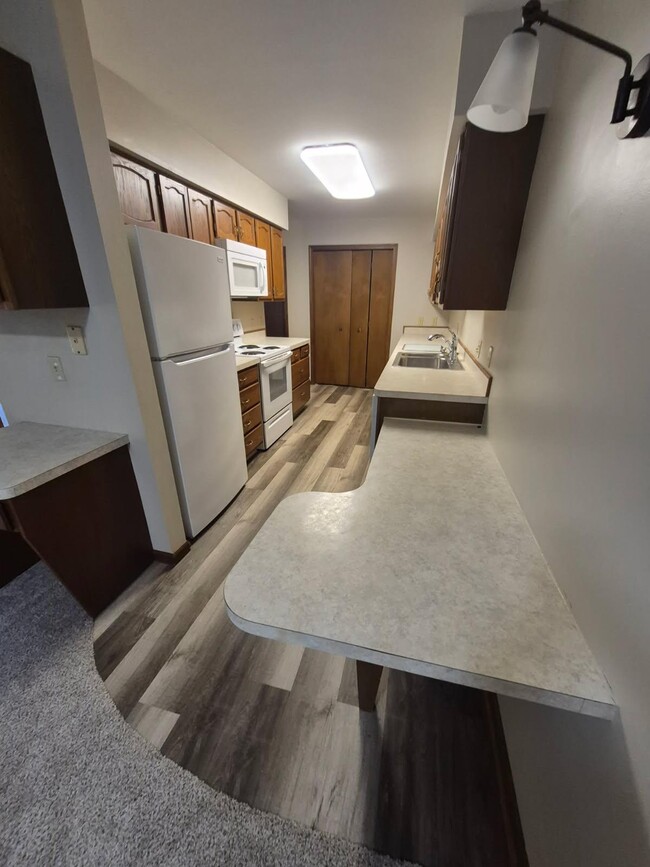 Photo - 4908 Russell St