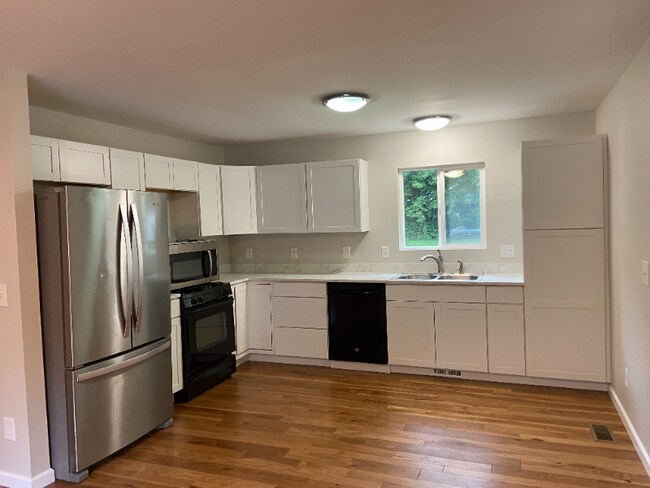 Photo - 793 Robertson Dr