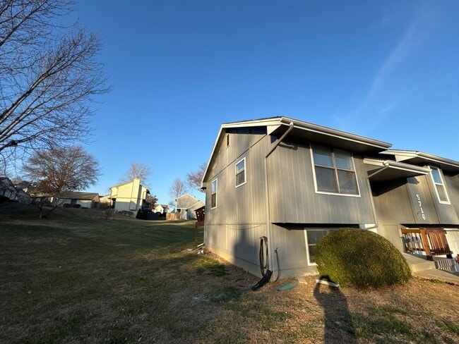 Building Photo - Duplex Unit 5716