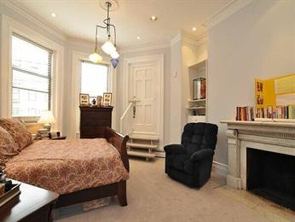 Photo - 365 Beacon St Unidad 2