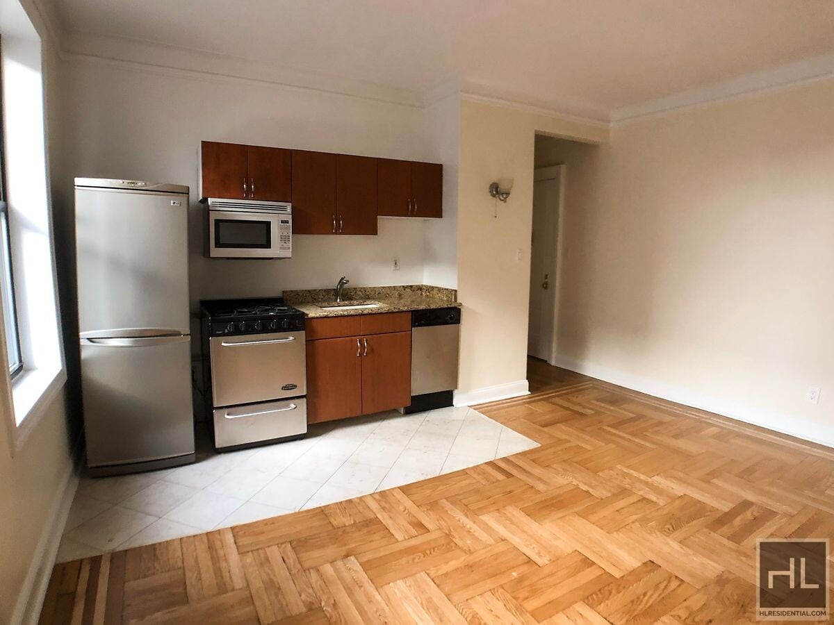 Photo - West 11th Street Unidad 6F