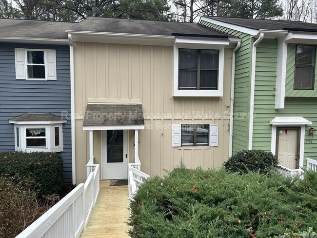 Building Photo - 5754 Pool Side Dr