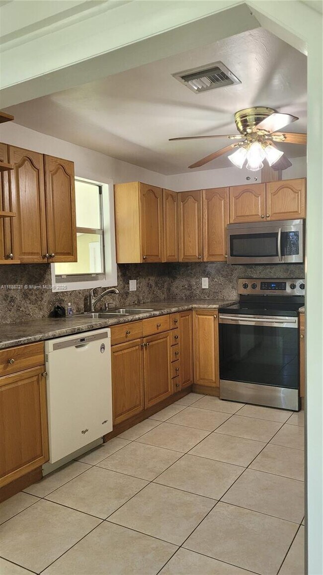 Photo - 528 NW 44th Ave Unidad 528