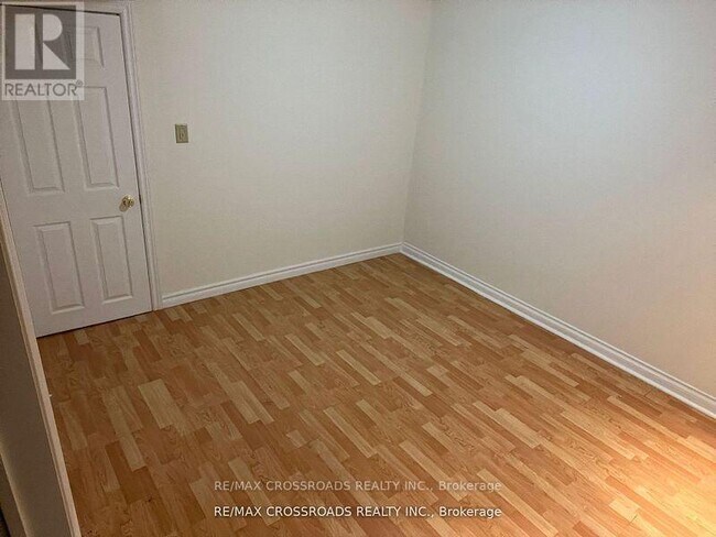 Photo - 27 Bobolink Ave