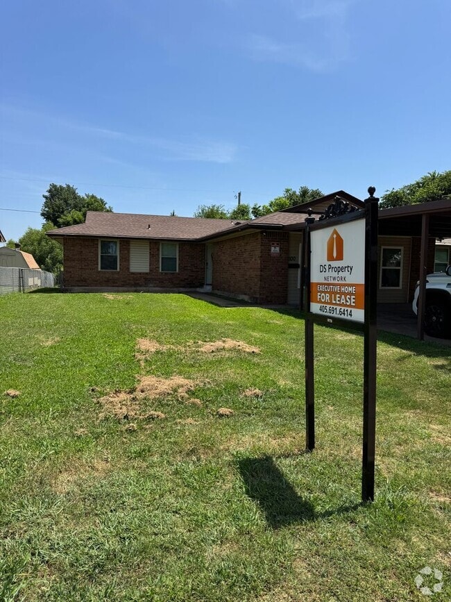Building Photo - Completely remodeled 3 bed 1 & 1/2 bath ho... Rental