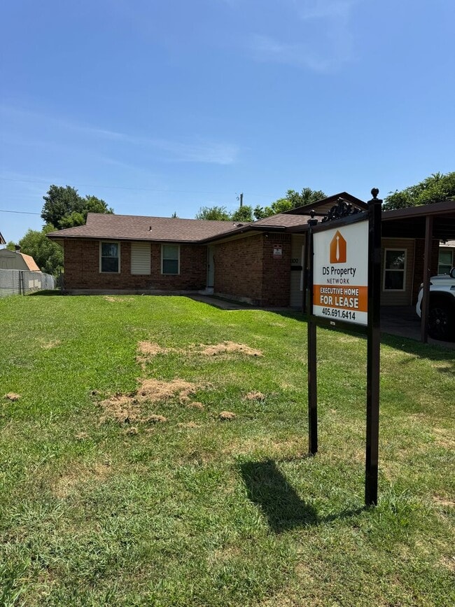 Building Photo - Completely remodeled 3 bed 1 & 1/2 bath ho... Rental