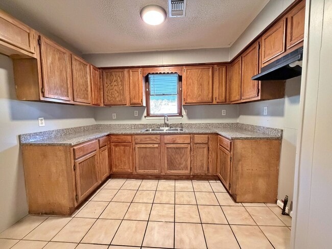 Photo - Cozy 3 Bedroom Home Ready for Move In!- $5...