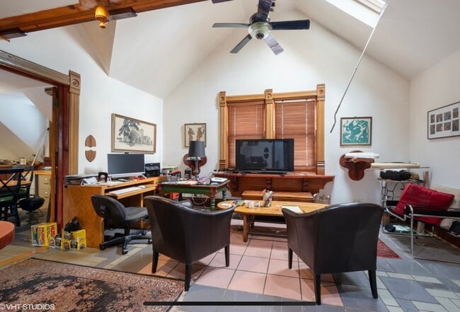 Photo - 1046 W Barry Ave Unit 3