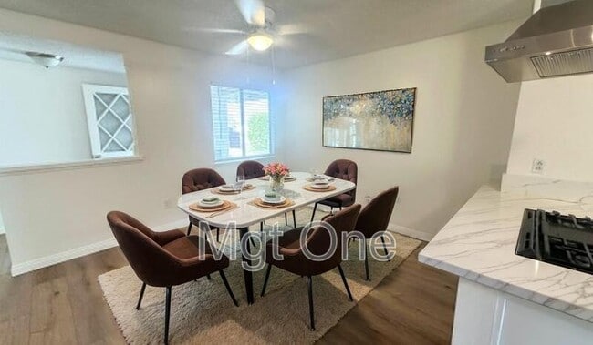 Photo - 425 Glenhill Dr