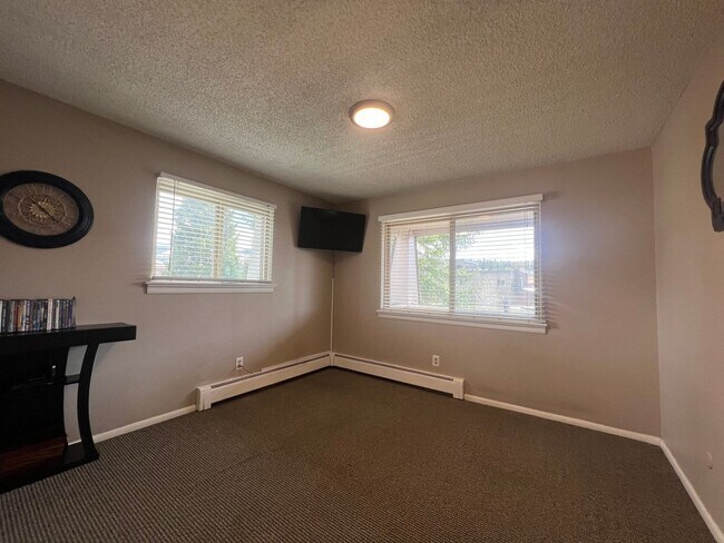 225 Hi Country Dr