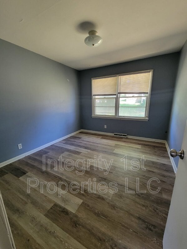 Photo - 2216 State Ave
