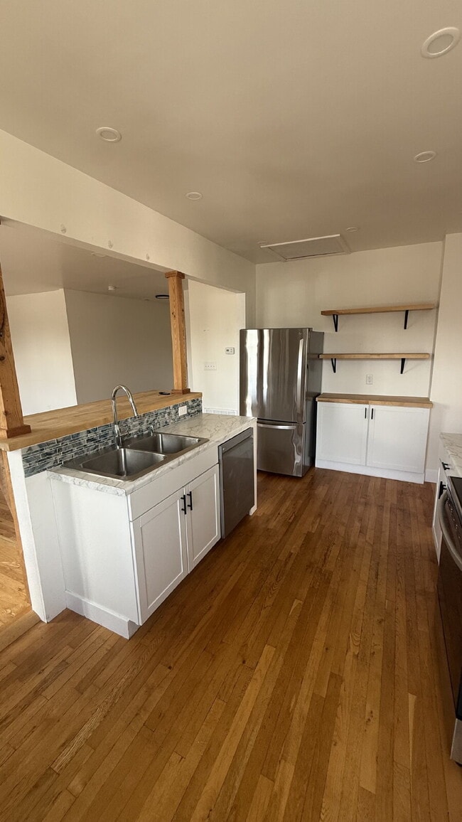 Photo - Cute, Convenient 2 bedroom, 1.5 bathroom apartment in the heart of Valdese! Unidad 3