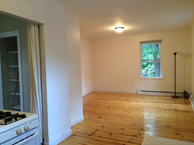 Photo - 31 Edwards St Unit 31 1/2- first fl