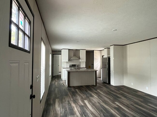 Photo - 14142 Lorraine Rd