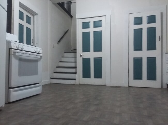 Photo - 182 Monterey St