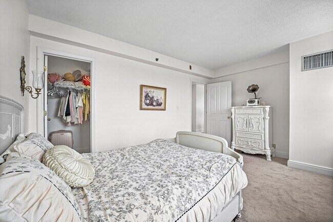 Photo - 591 Beacon St Unit 1005