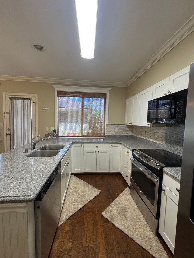 Photo - Stunning  3-Bedroom/2.5-Bath - $3800.00 Lo...
