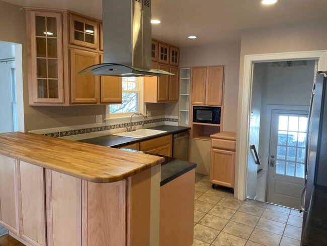 Photo - 2415 3rd Ave S