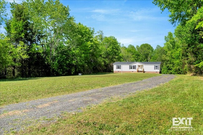 Newly Remodeled 3 Bedroom, 2 Bath Home! - Newly Remodeled 3 Bedroom, 2 Bath Home!