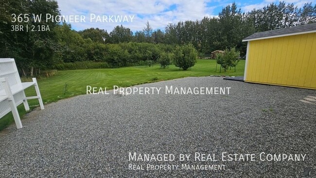 Photo - 365 W Pioneer Pkwy