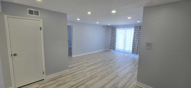 Photo - 9405 Bay Colony Dr