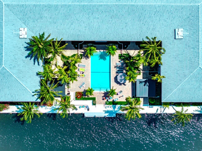 Photo - Royal Colonial- Waterfront Residences