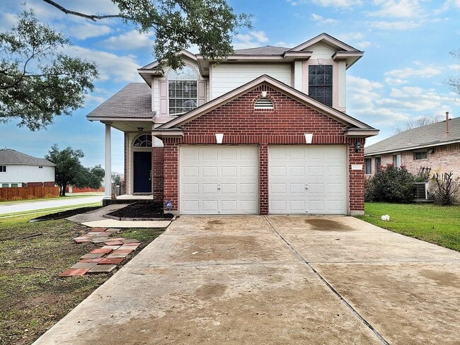 Building Photo - Inviting 3BR/2.5BA with Spacious Bedrooms & Great Outdoor Space