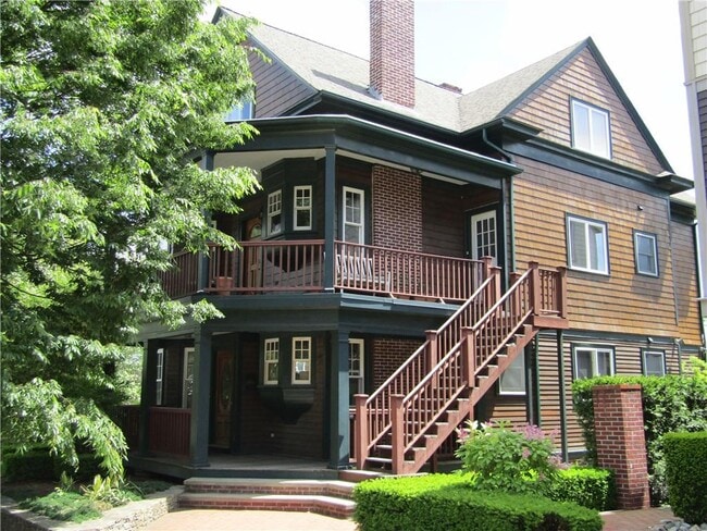 563-563 Hope St Unit 1