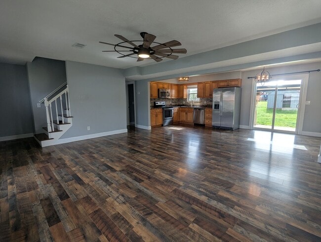 Photo - 4 Bedroom Home In Radcliff!